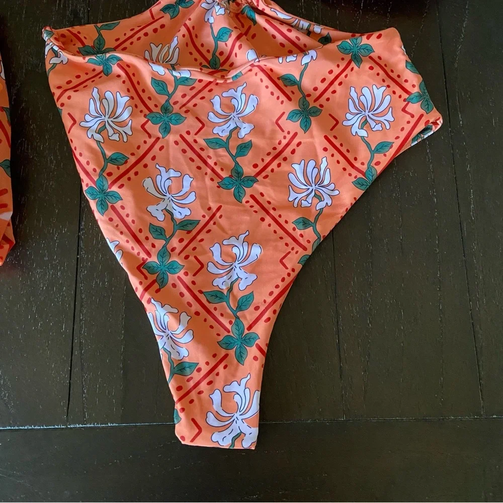 Women’s Moroccan Printed Swimsuit Cheeky Strappy Sarong NWOT Size Large Cover Up - Picture 11 of 13